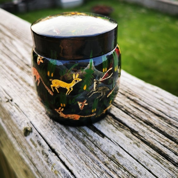 Hand Painted Lacquer Box / Jar with Lid ~  Animals - Picture 3 of 10
